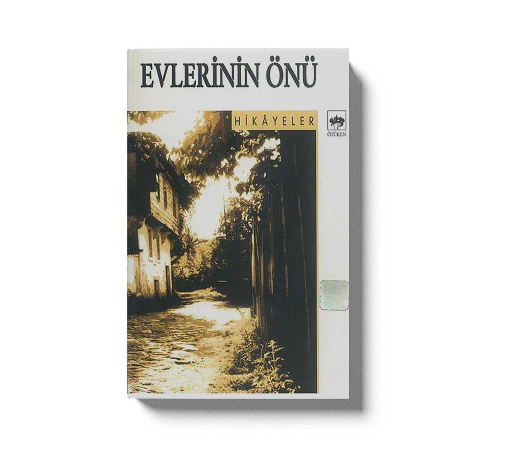Evlerinin Önü